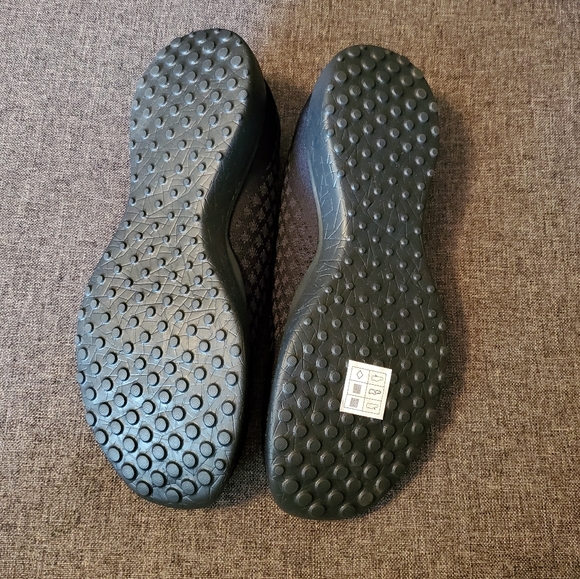 Skechers Slip-On Shoe Microburst One-Up - Picture 5 of 5